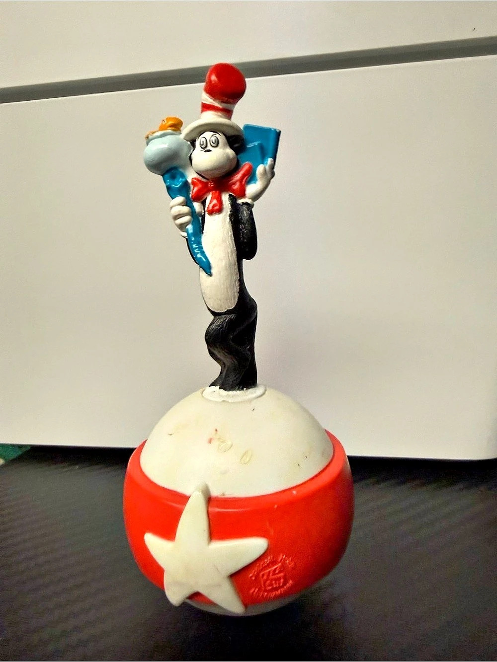 Dr. Seuss The Cat in the Hat Figurine Red & White Burger king 2003